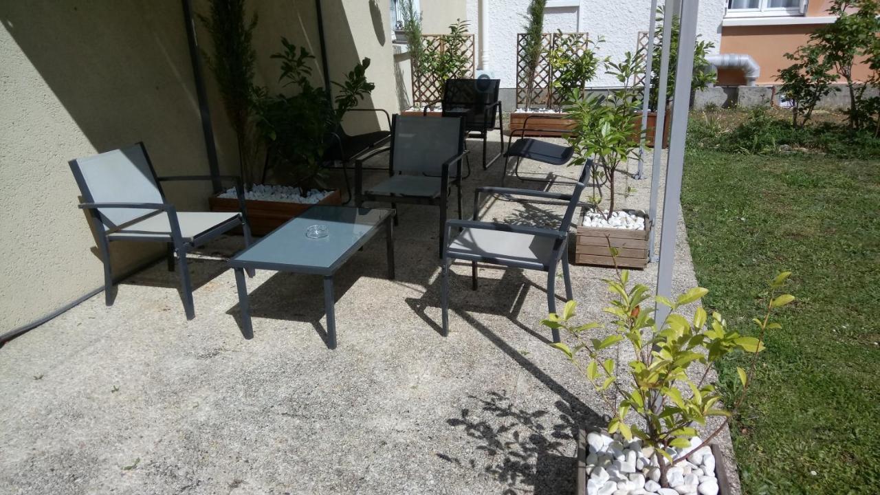 Hotel Montespan Lussac-les-Chateaux Luaran gambar