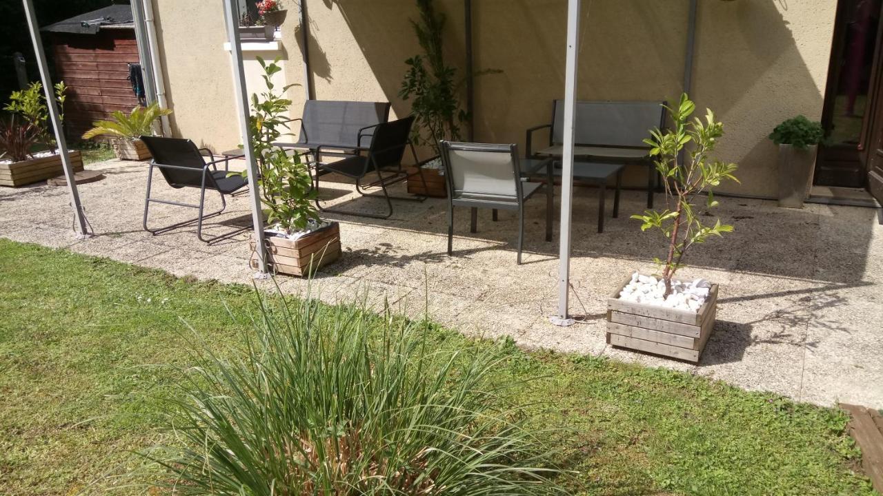Hotel Montespan Lussac-les-Chateaux Luaran gambar