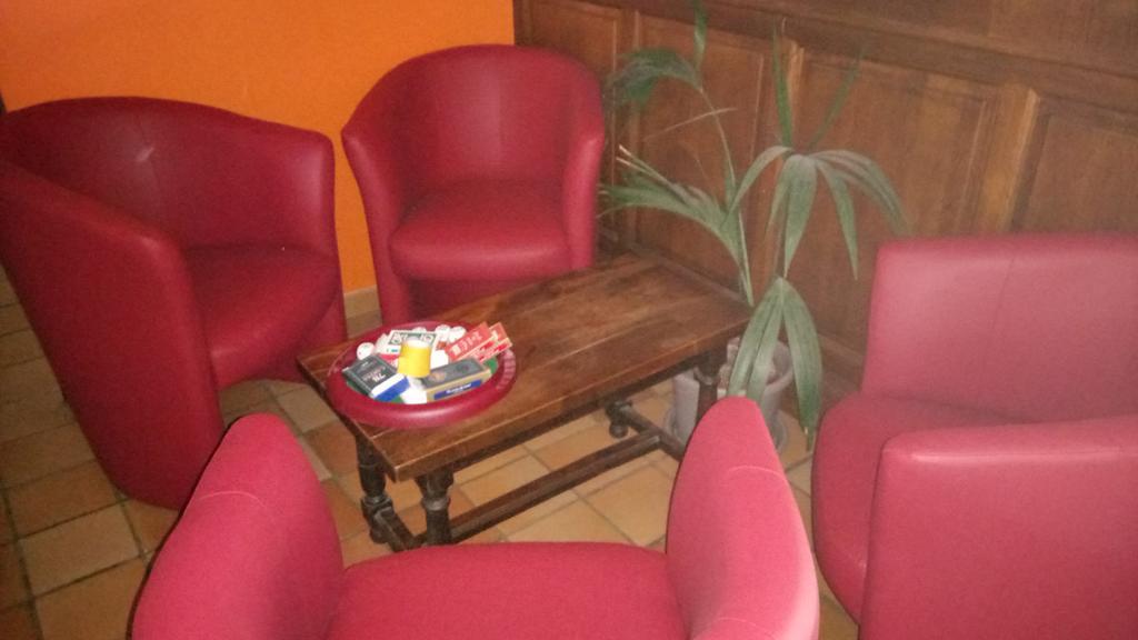 Hotel Montespan Lussac-les-Chateaux Luaran gambar